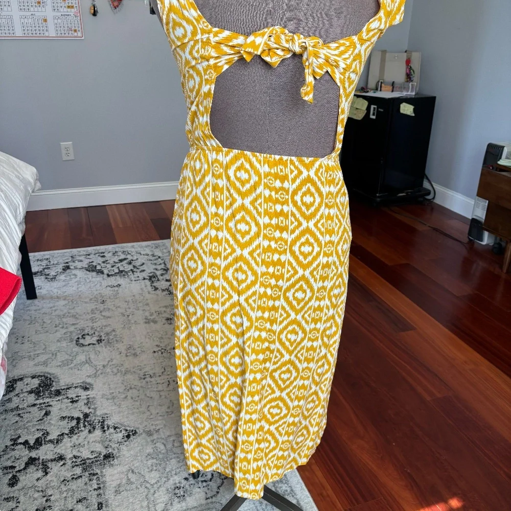 Retro-Bohemian Yellow Ikat Midi Dress - Picture 3 of 7
